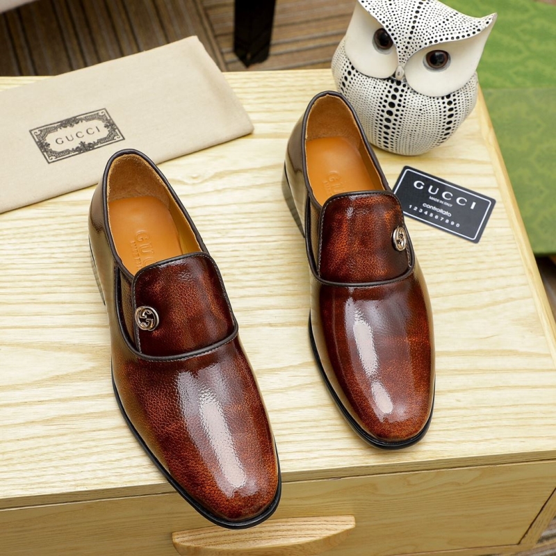 G*u*i leather shoes